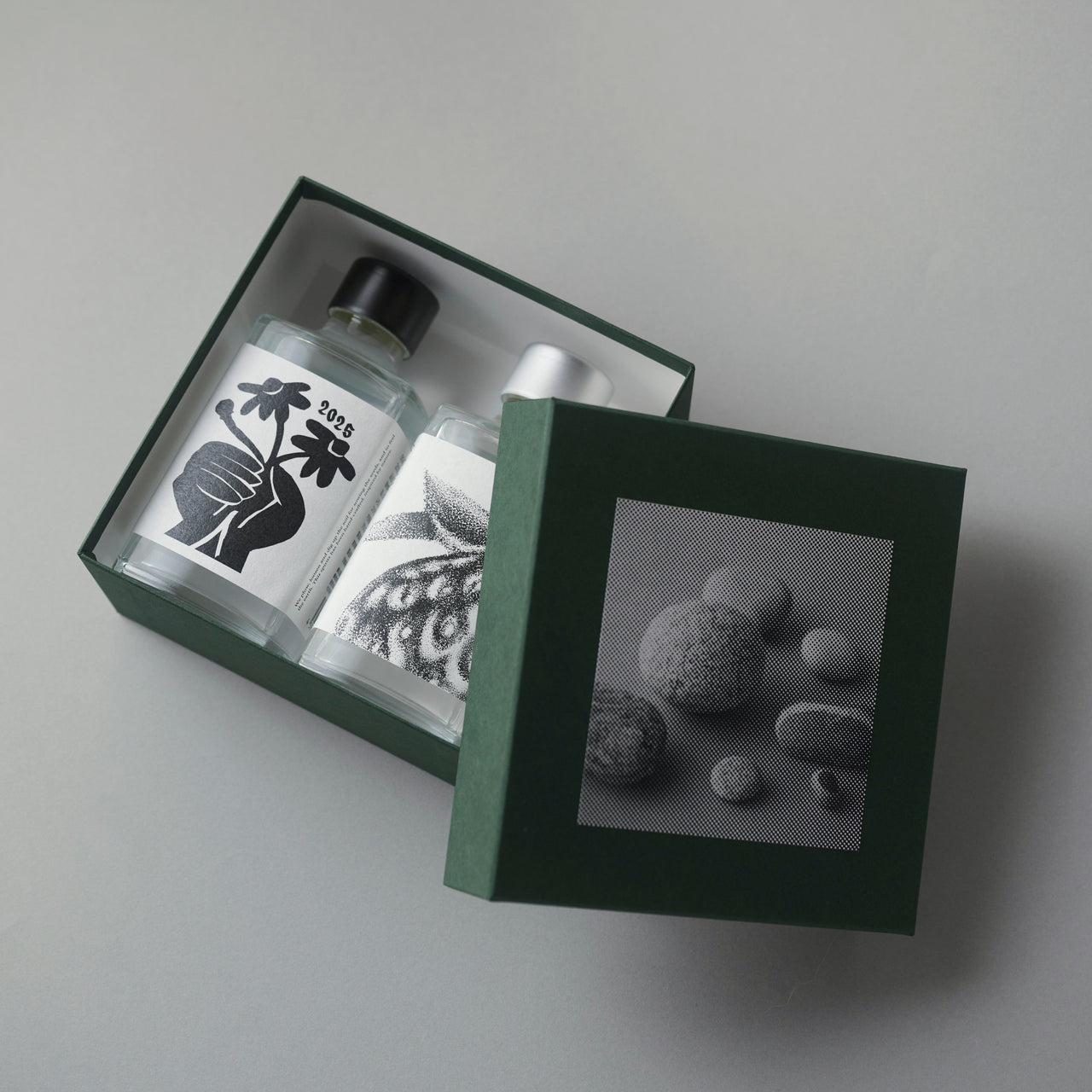 Gift Box  |  004 Chamomile Gin 2025  & 027 ICHIGO Gin